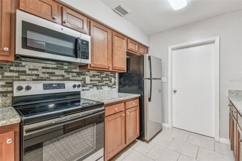 House in Dade City, Florida 4 bedrooms, 173.91 sq.m. № 1910243 - photo 16