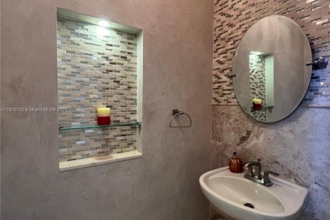 Casa en venta en Miramar, Florida, 4 dormitorios, 316.8 m2 № 1794447 - foto 7