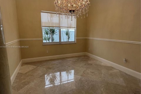 Casa en venta en Miramar, Florida, 4 dormitorios, 316.8 m2 № 1794447 - foto 19