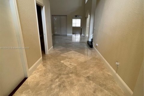Casa en venta en Miramar, Florida, 4 dormitorios, 316.8 m2 № 1794447 - foto 4