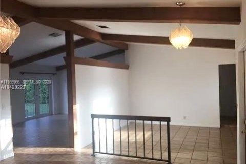 Villa ou maison à vendre à Miami, Floride: 4 chambres, 201.23 m2 № 2011311 - photo 10