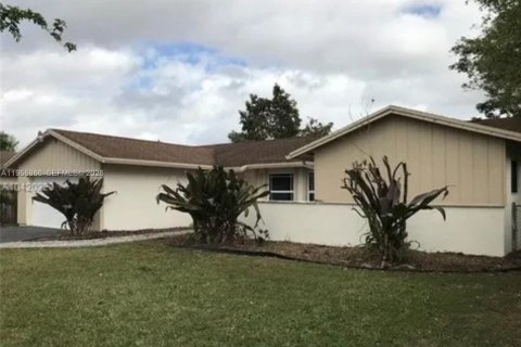 Villa ou maison à vendre à Miami, Floride: 4 chambres, 201.23 m2 № 2011311 - photo 17