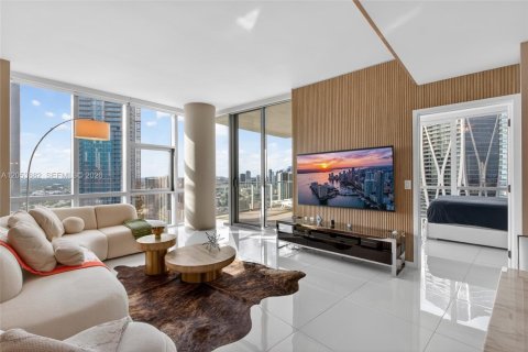 Condo in Miami, Florida, 3 bedrooms № 2251291