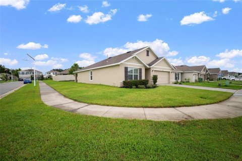 Casa en venta en Zephyrhills, Florida, 4 dormitorios, 171.5 m2 № 1906417 - foto 4