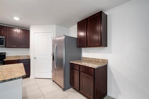Casa en venta en Zephyrhills, Florida, 4 dormitorios, 171.5 m2 № 1906417 - foto 18