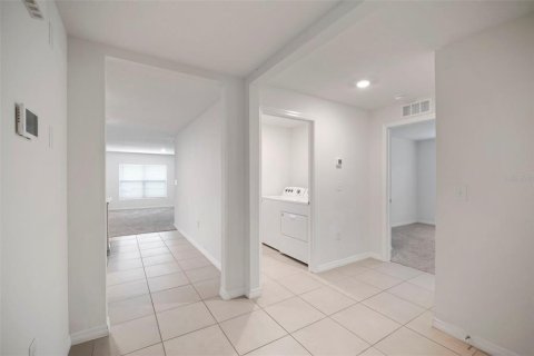 Casa en venta en Zephyrhills, Florida, 4 dormitorios, 171.5 m2 № 1906417 - foto 13