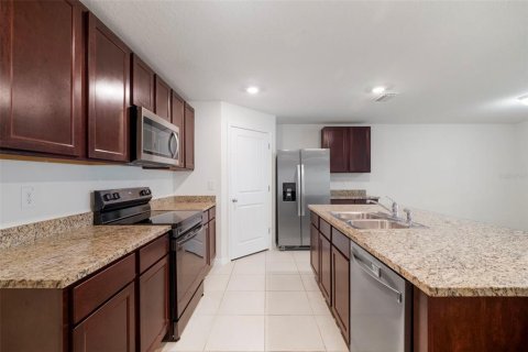 Casa en venta en Zephyrhills, Florida, 4 dormitorios, 171.5 m2 № 1906417 - foto 14