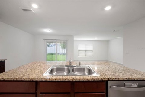 Casa en venta en Zephyrhills, Florida, 4 dormitorios, 171.5 m2 № 1906417 - foto 20