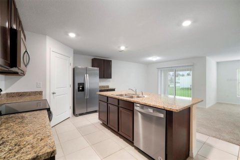 Casa en venta en Zephyrhills, Florida, 4 dormitorios, 171.5 m2 № 1906417 - foto 17