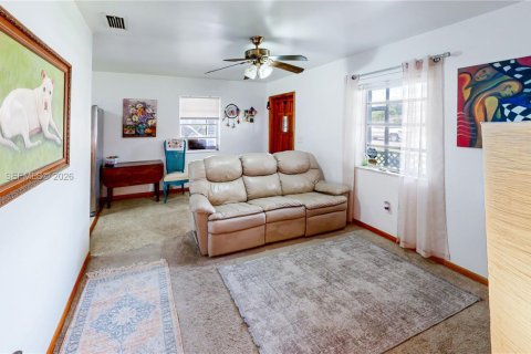 Villa ou maison à vendre à Homestead, Floride: 3 chambres, 99.59 m2 № 2068920 - photo 4