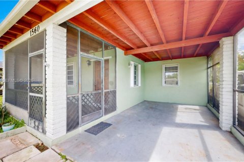 Villa ou maison à vendre à Homestead, Floride: 3 chambres, 99.59 m2 № 2068920 - photo 2