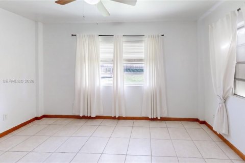 Villa ou maison à vendre à Homestead, Floride: 3 chambres, 99.59 m2 № 2068920 - photo 10