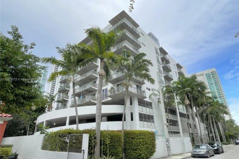 Copropriété à louer à Miami, Floride: 1 chambre, 77.57 m2 № 1929809 - photo 1