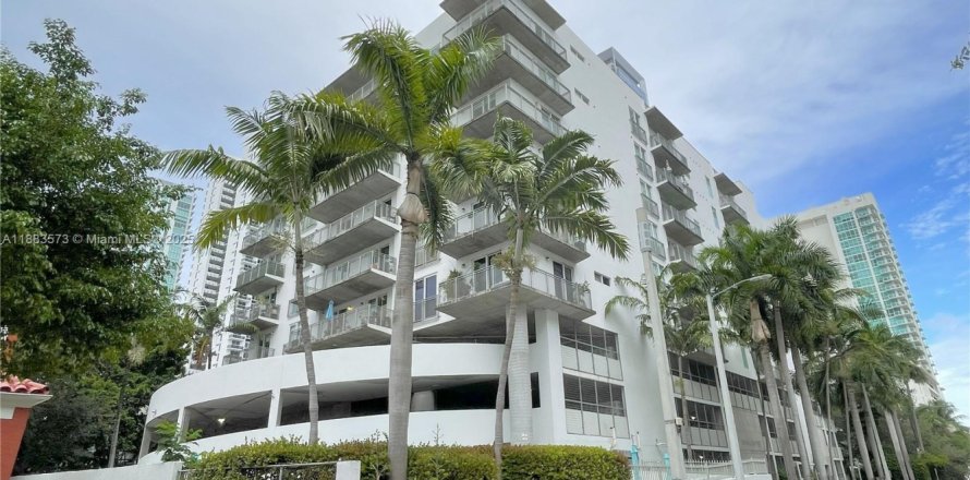 Condo à Miami, Floride, 1 chambre  № 1929809