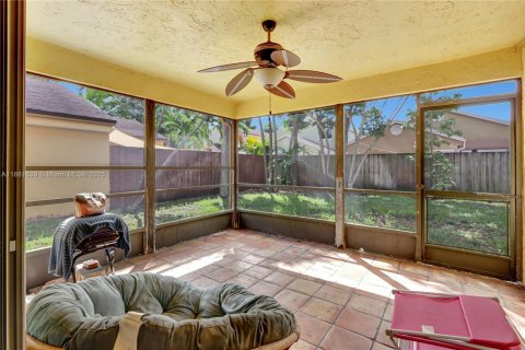 Villa ou maison à vendre à Coconut Creek, Floride: 3 chambres, 206.52 m2 № 1928462 - photo 21