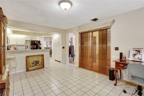 Villa ou maison à vendre à Coconut Creek, Floride: 3 chambres, 206.52 m2 № 1928462 - photo 19