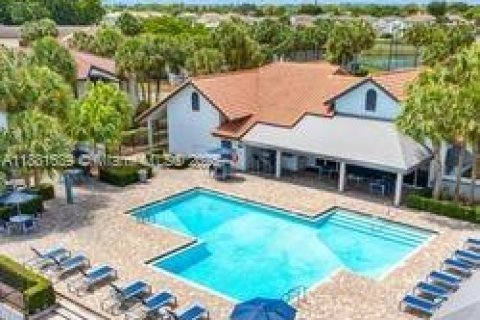 Villa ou maison à vendre à Coconut Creek, Floride: 3 chambres, 206.52 m2 № 1928462 - photo 5