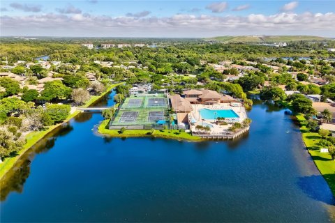 Villa ou maison à vendre à Coconut Creek, Floride: 3 chambres, 206.52 m2 № 1928462 - photo 12