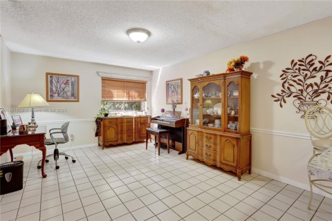 Villa ou maison à vendre à Coconut Creek, Floride: 3 chambres, 206.52 m2 № 1928462 - photo 18