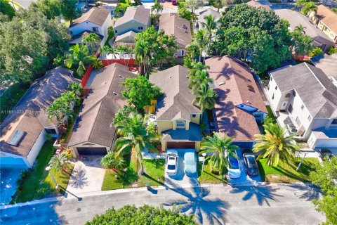 Villa ou maison à vendre à Coconut Creek, Floride: 3 chambres, 206.52 m2 № 1928462 - photo 8