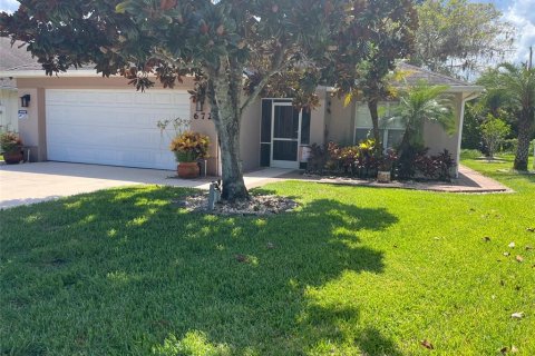 House in Edgewater, Florida 3 bedrooms, 154.22 sq.m. № 1885980 - photo 1