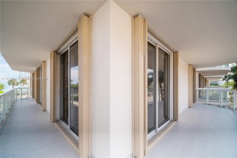 Copropriété à vendre à Surfside, Floride: 2 chambres, 147.71 m2 № 1864505 - photo 12