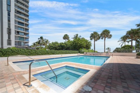 Copropriété à vendre à Surfside, Floride: 2 chambres, 147.71 m2 № 1864505 - photo 5