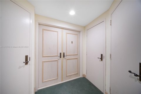 Copropriété à vendre à Surfside, Floride: 2 chambres, 147.71 m2 № 1864505 - photo 10
