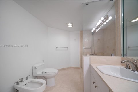 Copropriété à vendre à Surfside, Floride: 2 chambres, 147.71 m2 № 1864505 - photo 14