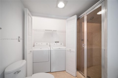 Copropriété à vendre à Surfside, Floride: 2 chambres, 147.71 m2 № 1864505 - photo 25