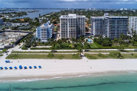 Copropriété à vendre à Surfside, Floride: 2 chambres, 147.71 m2 № 1864505 - photo 17