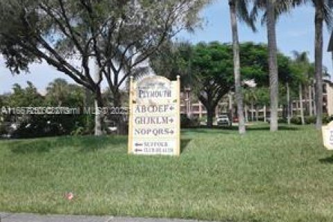 Condo in Pembroke Pines, Florida, 2 bedrooms  № 1695781 - photo 28