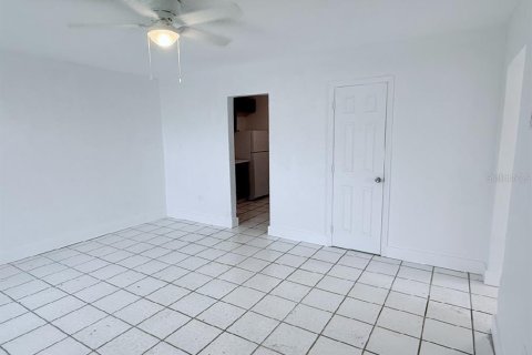Apartment in Port Charlotte, Florida 2 bedrooms, 69.12 sq.m. № 1755256 - photo 2