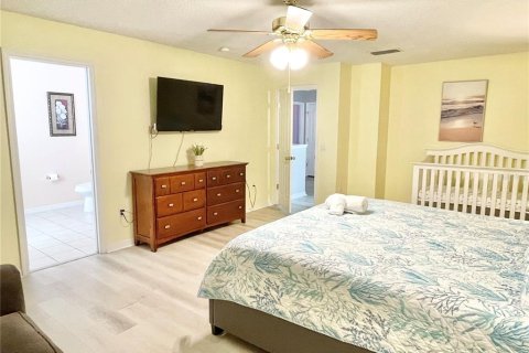 House in Davenport, Florida 4 bedrooms, 216.46 sq.m. № 1899327 - photo 29