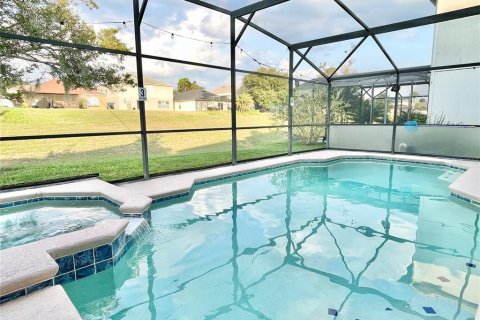 House in Davenport, Florida 4 bedrooms, 216.46 sq.m. № 1899327 - photo 16
