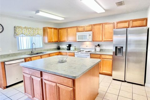 House in Davenport, Florida 4 bedrooms, 216.46 sq.m. № 1899327 - photo 8
