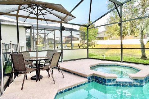 House in Davenport, Florida 4 bedrooms, 216.46 sq.m. № 1899327 - photo 15
