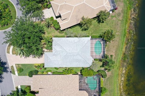 House in University Park, Florida 2 bedrooms, 199.37 sq.m. № 1750496 - photo 30
