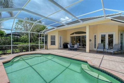 House in University Park, Florida 2 bedrooms, 199.37 sq.m. № 1750496 - photo 26