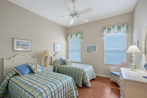 House in University Park, Florida 2 bedrooms, 199.37 sq.m. № 1750496 - photo 18