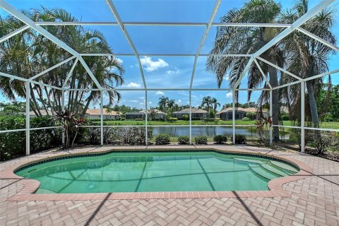 House in University Park, Florida 2 bedrooms, 199.37 sq.m. № 1750496 - photo 27
