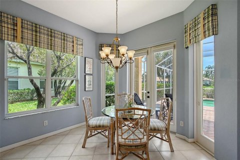 House in University Park, Florida 2 bedrooms, 199.37 sq.m. № 1750496 - photo 13