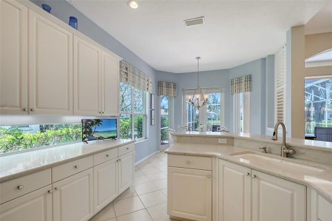 House in University Park, Florida 2 bedrooms, 199.37 sq.m. № 1750496 - photo 12