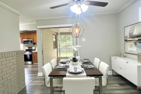 Commercial property in New Port Richey, Florida 2 bedrooms, 111.95 sq.m. № 2199597 - photo 6