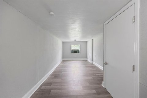Commercial property in New Port Richey, Florida 2 bedrooms, 111.95 sq.m. № 2199597 - photo 23