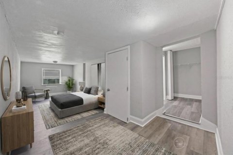 Commercial property in New Port Richey, Florida 2 bedrooms, 111.95 sq.m. № 2199597 - photo 20