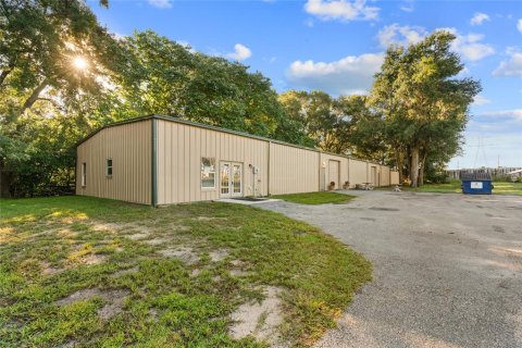 Commercial property in Summerfield, Florida 557.41 sq.m. № 2384287 - photo 2