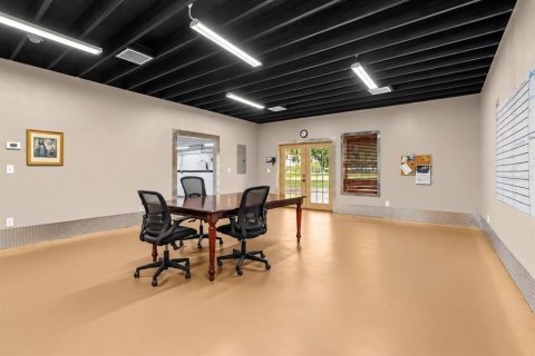 Commercial property in Summerfield, Florida 557.41 sq.m. № 2384287 - photo 14