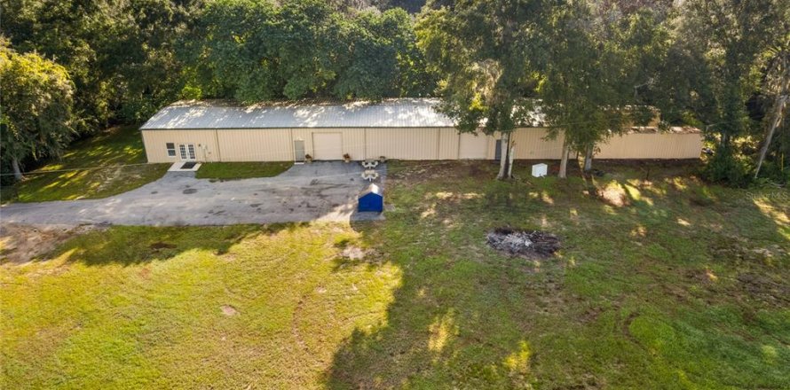 Commercial property in Summerfield, Florida 557.41 sq.m. № 2384287