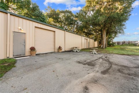 Commercial property in Summerfield, Florida 557.41 sq.m. № 2384287 - photo 6